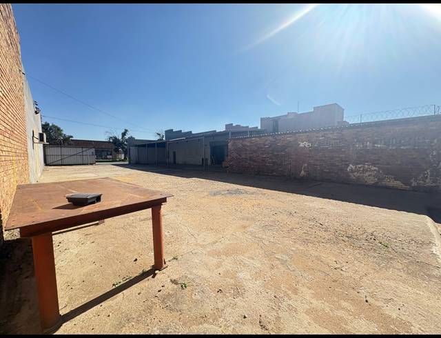 957M² WORKSHOP FOR SALE IN SPRINGS CENTRAL